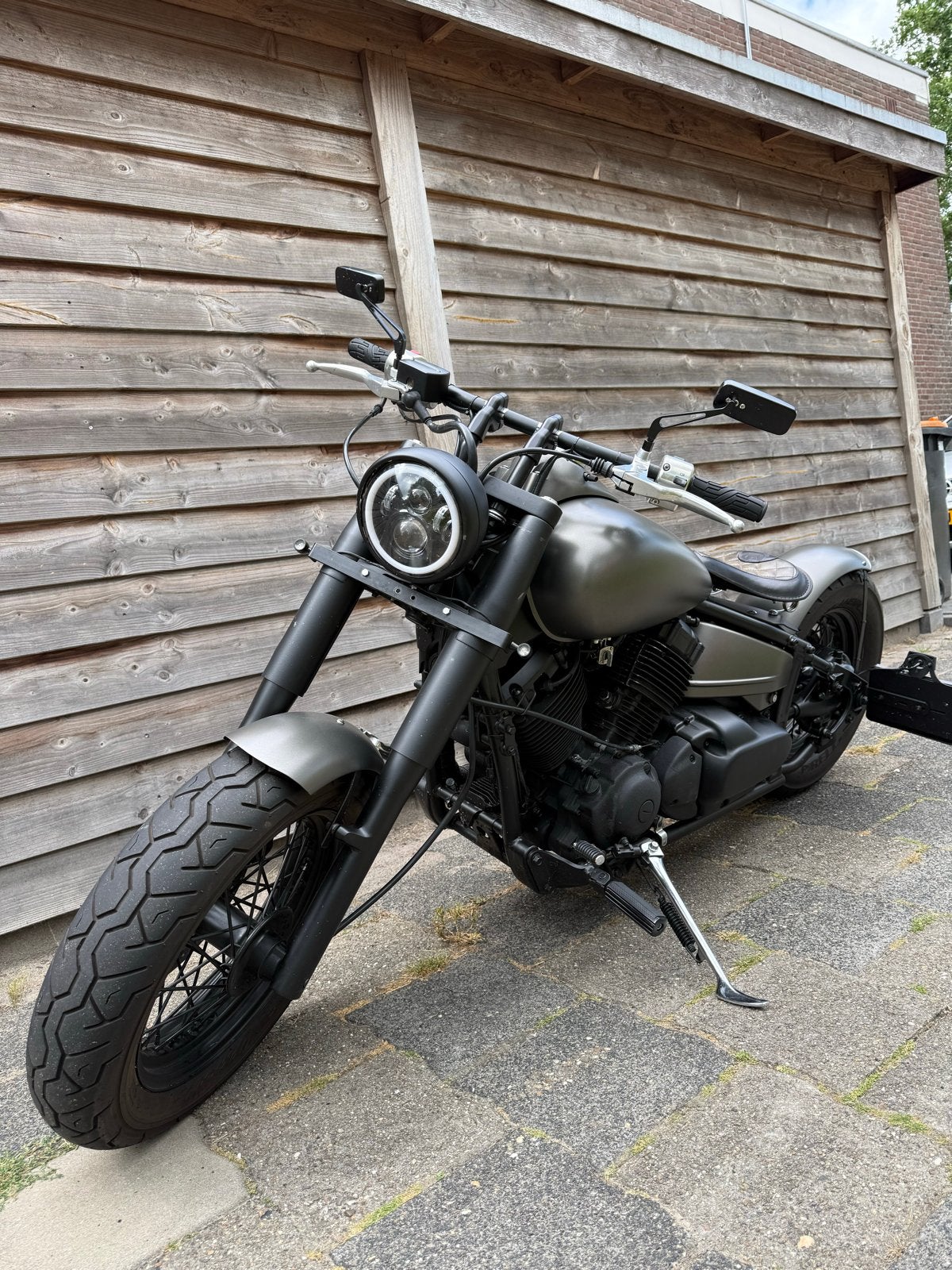 Unieke Yamaha Dragstar 650 Bobber - NL Bobbers Custom, Motoren, Motoren | Yamaha, 2 cilinders, Chopper, Gebruikt, Sportuitlaat