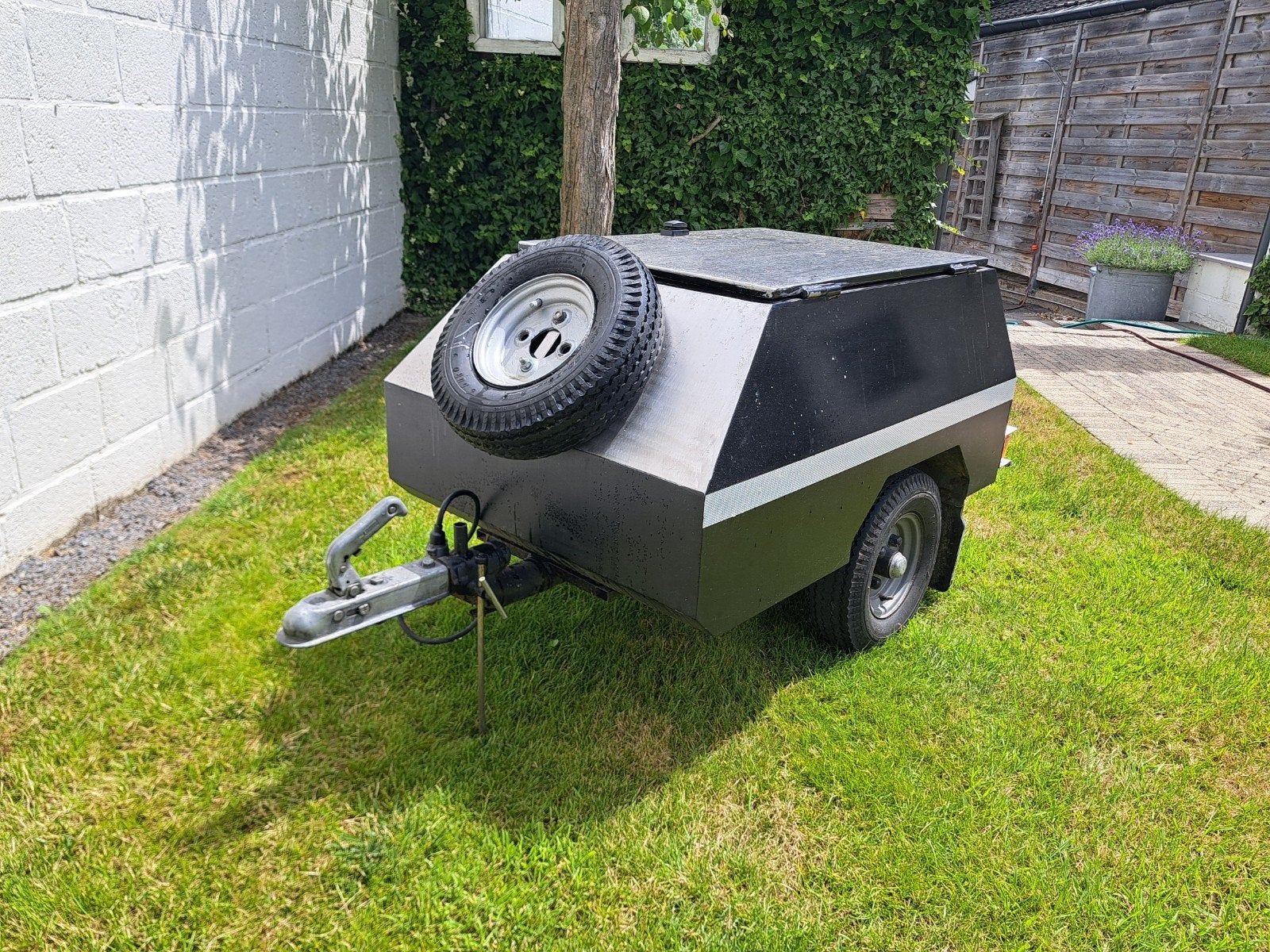 Motorfiets aanhanger, Motoren, Ophalen