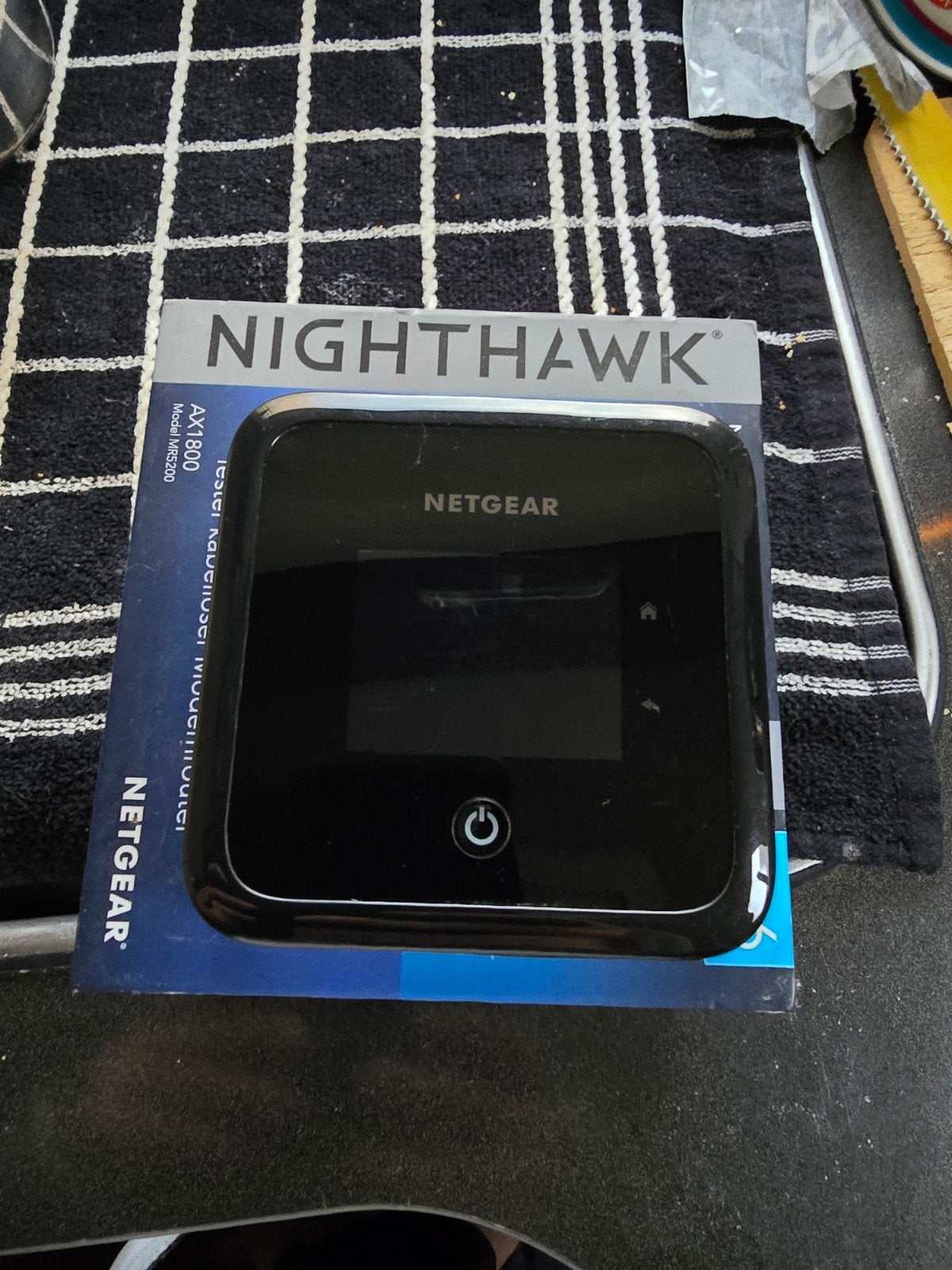 Netgear Nighthawk M5 5G Mobiele Router (MR5200) Wifi 6, Computers en Software, Routers en Modems, Zo goed als nieuw, Router met modem