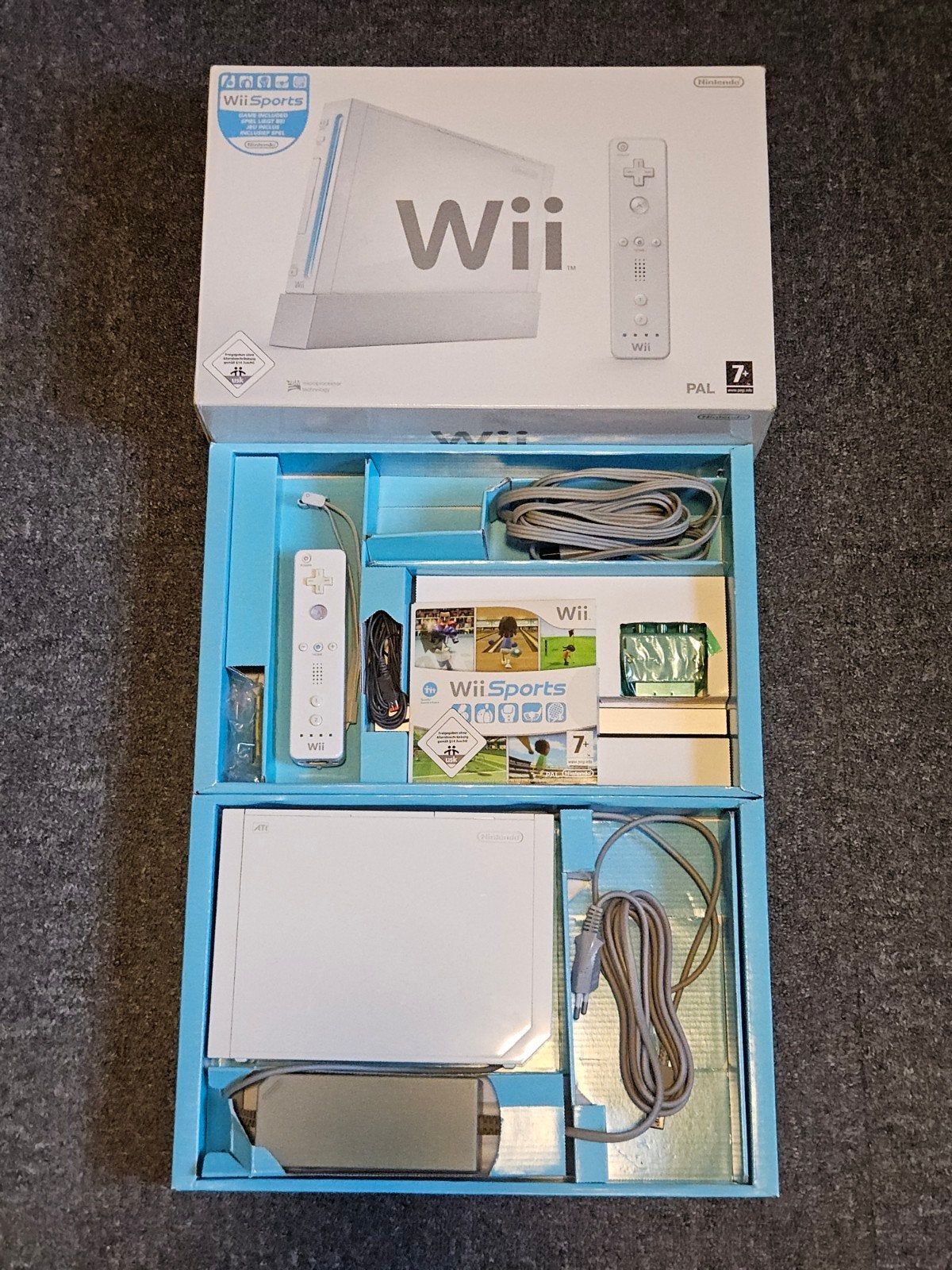 Nintendo Wii Compleet in doos, Ophalen of Verzenden, Zo goed als nieuw, Met 1 controller, Met games
