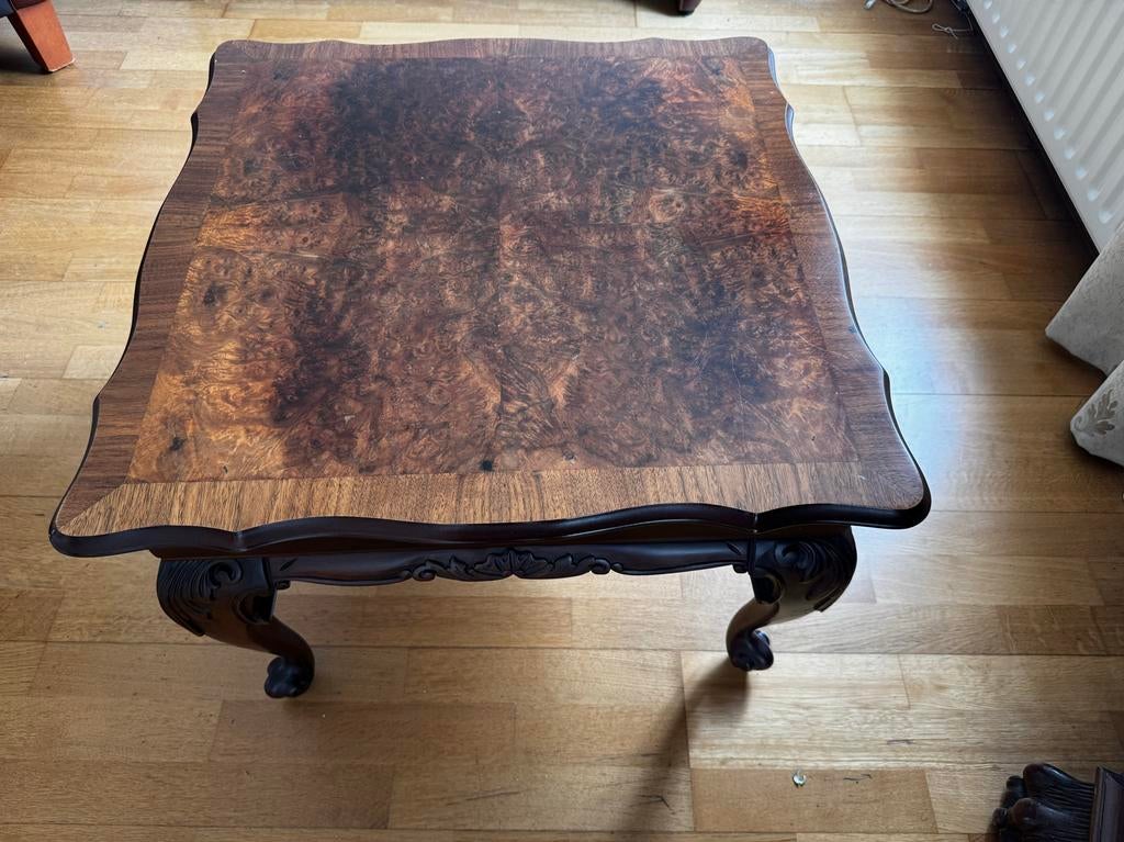 Antieke salontafel met houtsnijwerk, Antiek en Kunst, Ophalen