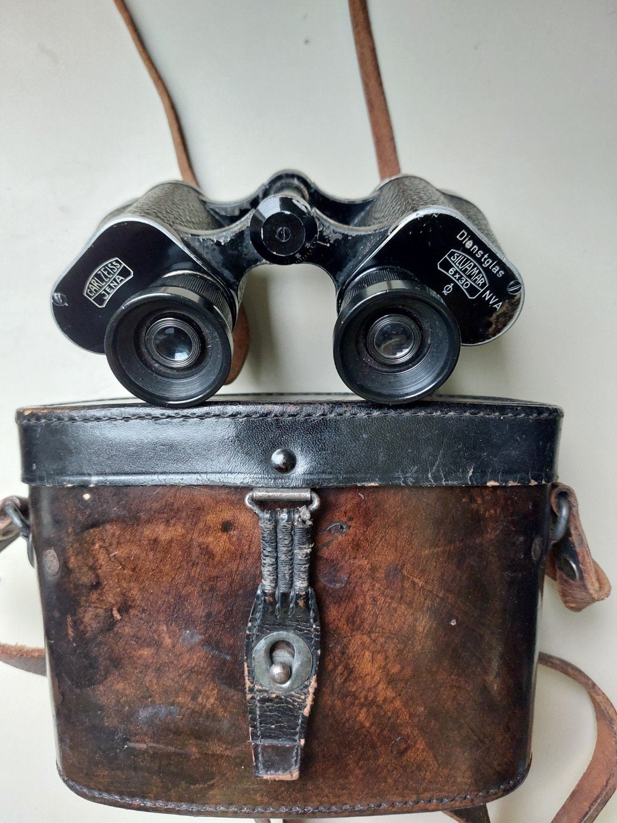 carl zeiss silvamar 8x30 dienstglas, Audio, Tv en Foto, Optische apparatuur | Verrekijkers, Ophalen of Verzenden, 8 tot 12x