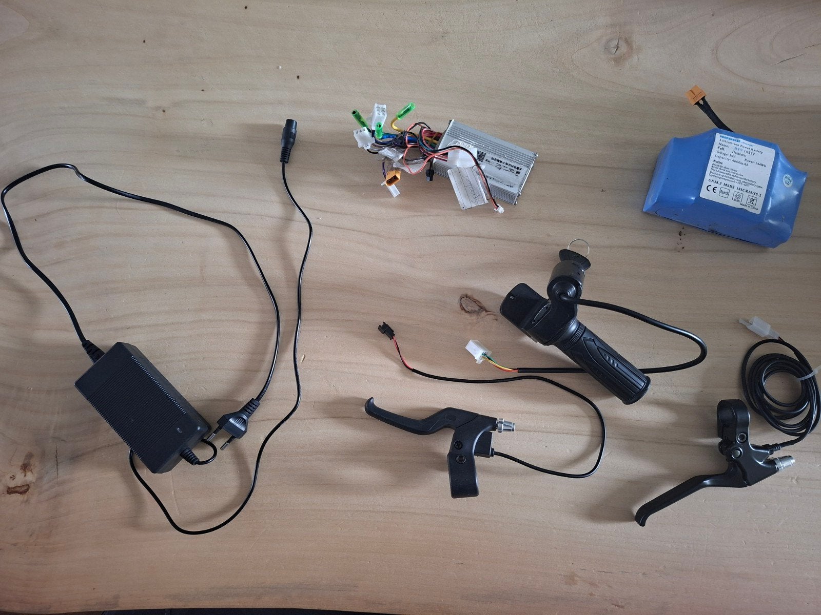 Elektrische drift trike onderdelen, Kinderen en Baby's, Speelgoed | Buiten | Accuvoertuigen, Ophalen of Verzenden, Gebruikt