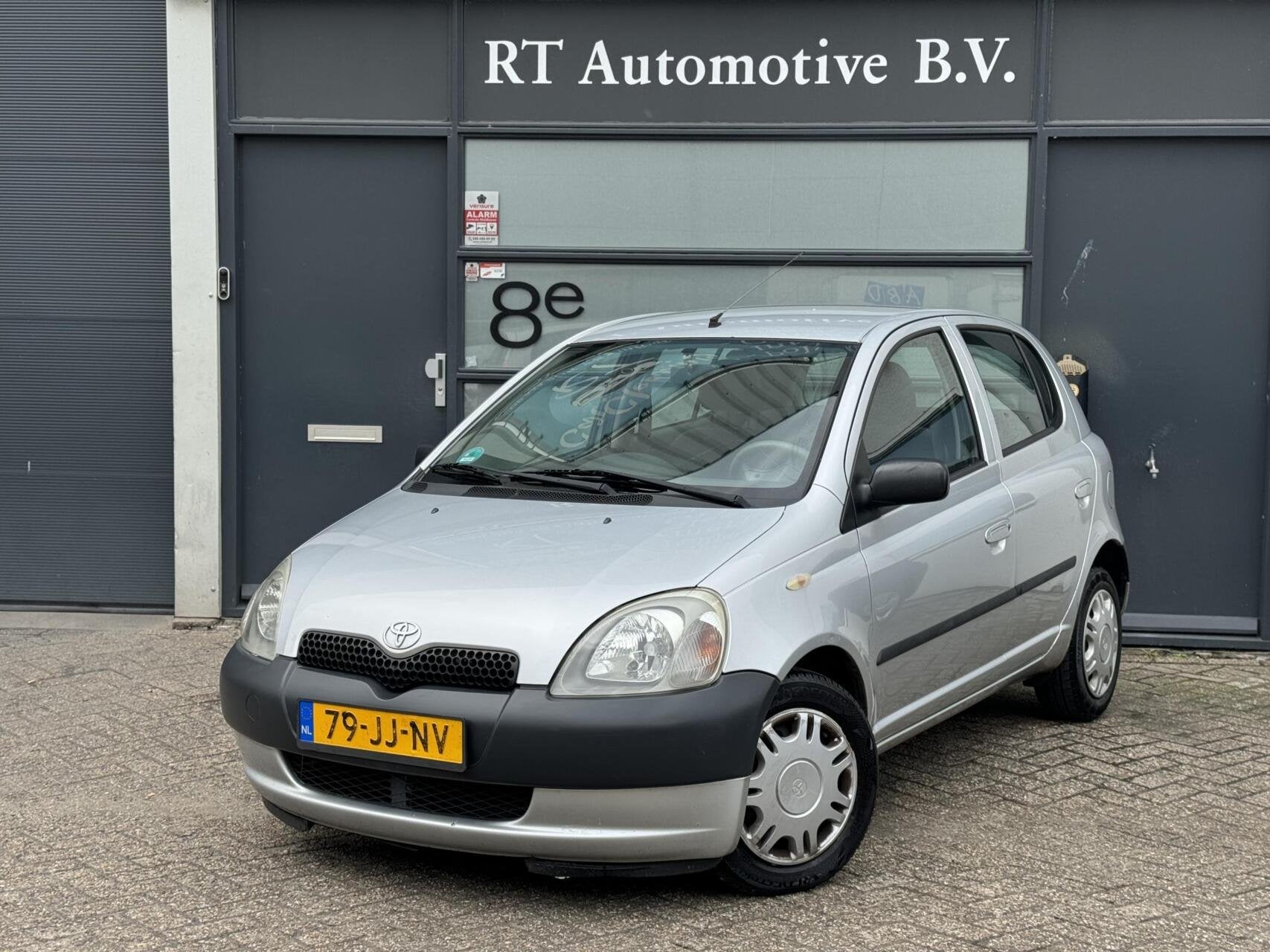 Toyota Yaris 1.0-16V VVT-i YORIN 5/2027 APK 5drs, Voorwielaandrijving, Metallic lak, Gebruikt, 4 cilinders
