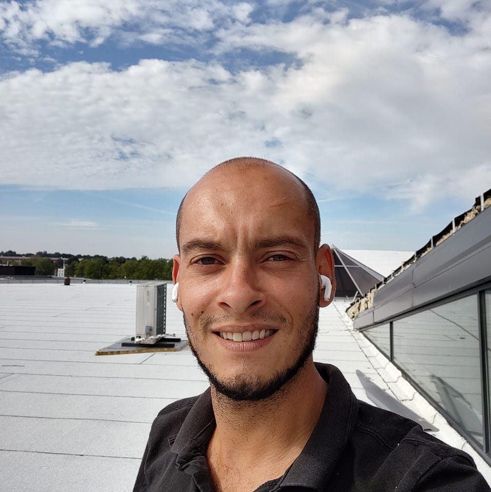 Glazenwasser aangeboden, Schoonmaken bedrijfsruimte