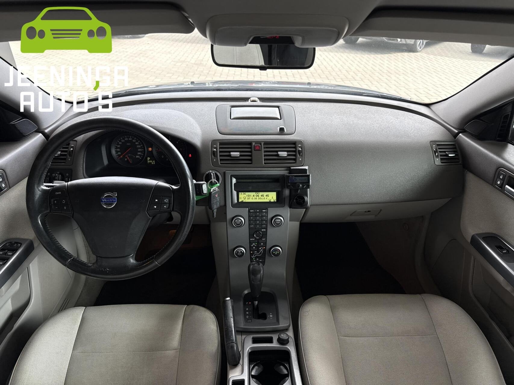Volvo V50 2.0D Momentum|Airco|Trekhaak|Automaat, Auto's, Gebruikt, 4 cilinders, 700 kg, Diesel