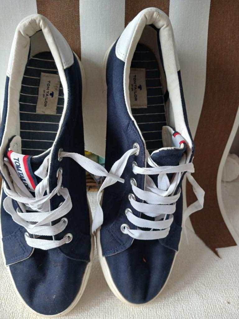 Te koop.TOMTAILER SCHOENEN (GYMPEN., Ophalen of Verzenden, Zo goed als nieuw, Blauw