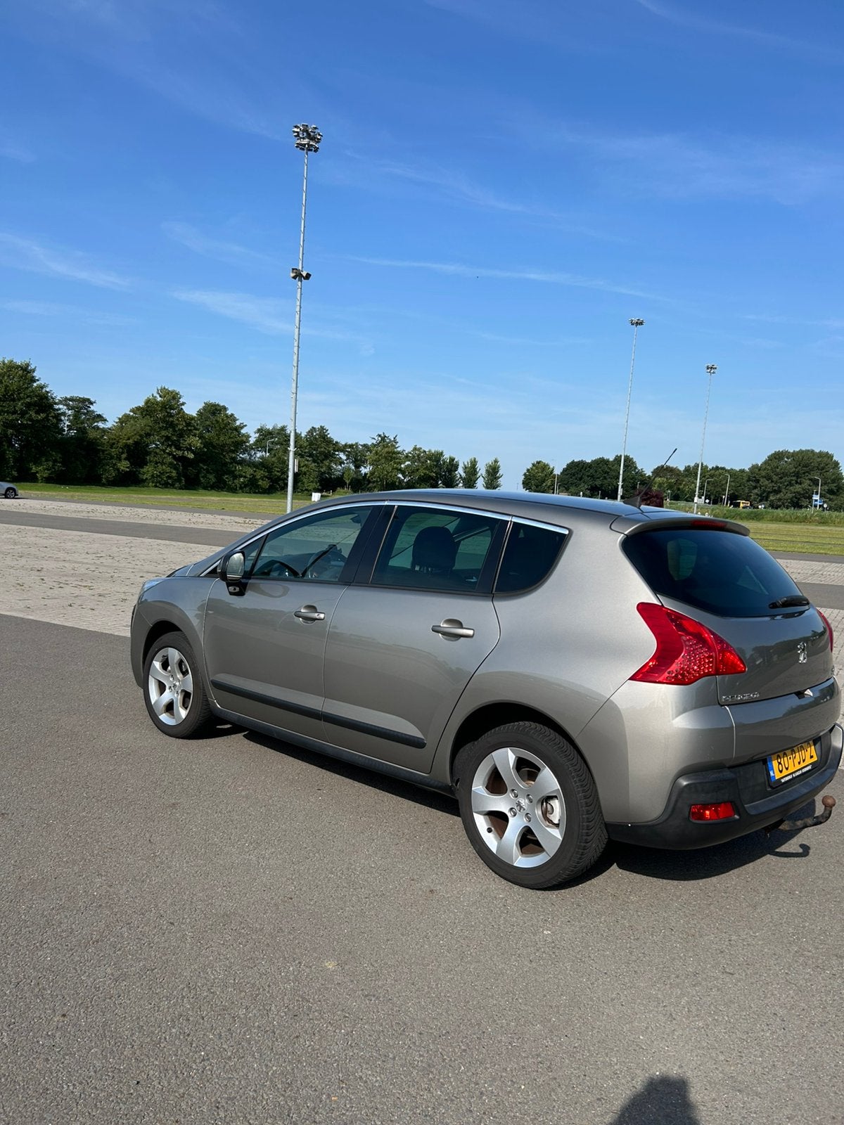 Peugeot 3008 1.6 VTI 2011 Grijs, Auto's, Voorwielaandrijving, 1374 kg, 4 cilinders, 75 €/maand