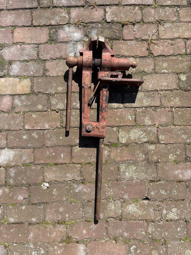 Oude 95cm lange staartbankschroef, Doe-het-zelf en Verbouw, Gereedschap | Handgereedschap, Ophalen, Gebruikt