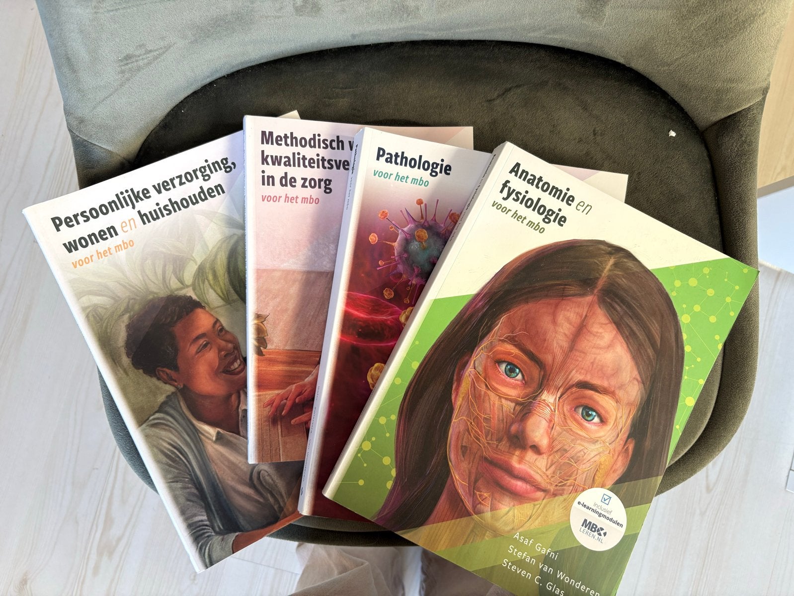 MBO Zorgboeken: Anatomie, Pathologie, Kwaliteitszorg, Verzor, Ophalen, Zo goed als nieuw, MBO