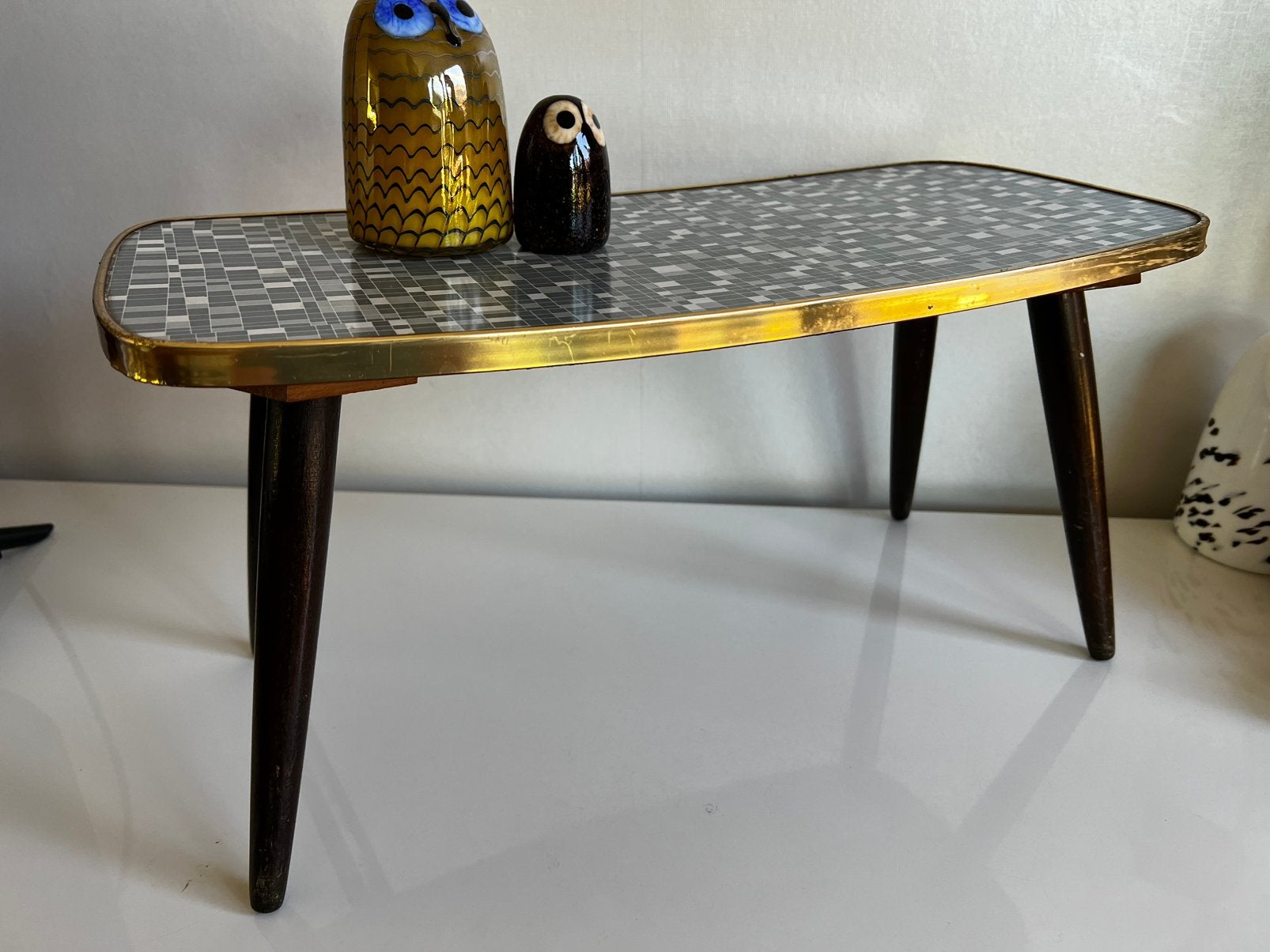 Vintage Bijzettafel Coffeetable Geblokt Formica Messing 60’s, Huis en Inrichting, Ophalen of Verzenden, Gebruikt