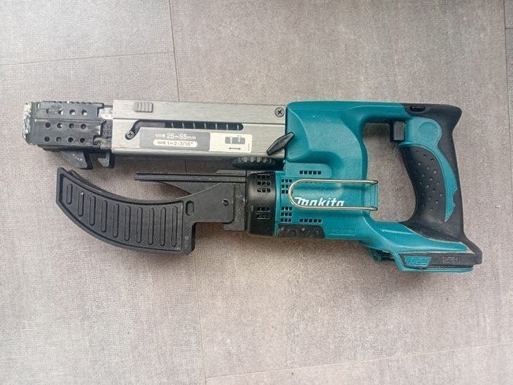 Makita DFT550 18V bandschroefmachine, Ophalen of Verzenden