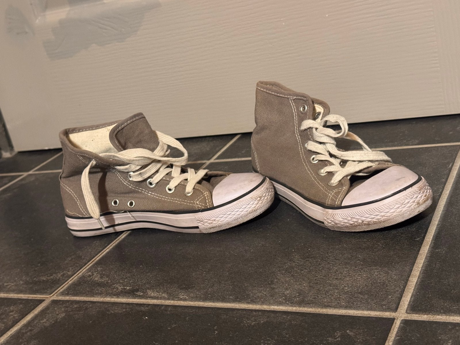 Grijze Essentials Bristol hoge sneakers maat 36, Kinderen en Baby's, Ophalen of Verzenden, Gebruikt, Jongen of Meisje, Schoenen