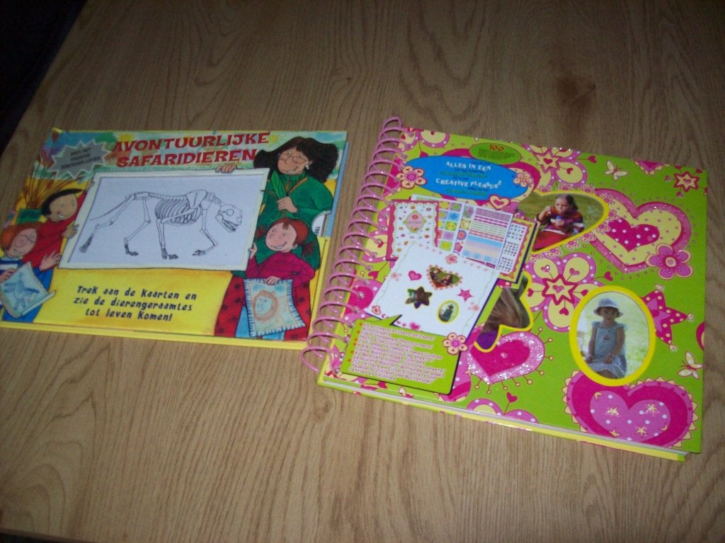 2 mooie leerzaam en cratief  kinderboeken, Ophalen, Zo goed als nieuw