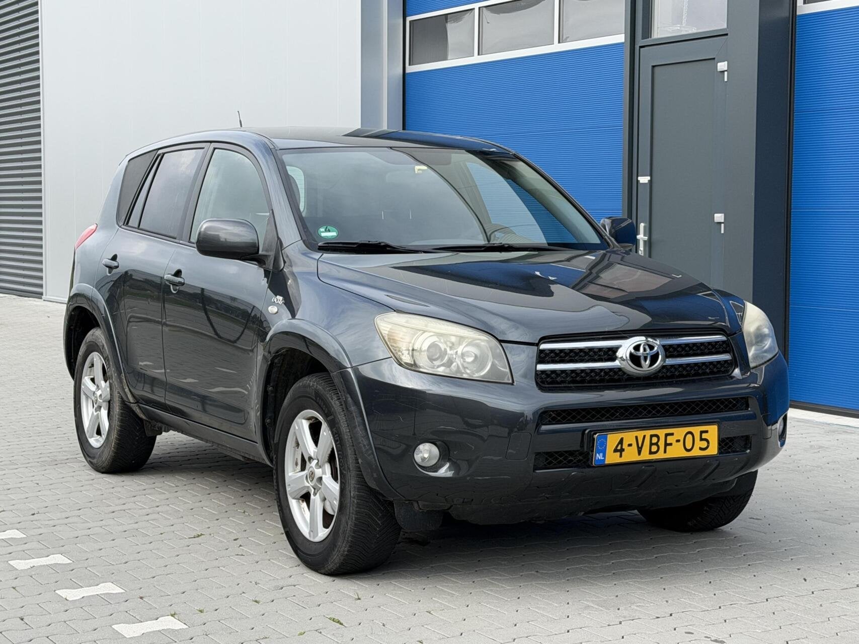 Toyota RAV4 2.2 D4-D D-CAT Executive Grijs kenteken koppelin