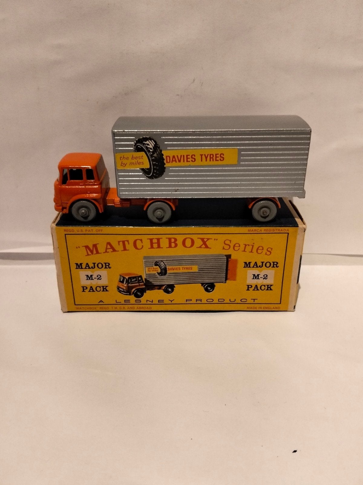 Matchbox MAJOR PACK in D-box nrM-2 Articulated Tyre Truck, Hobby en Vrije tijd, Modelauto's | 1:87, Ophalen of Verzenden, Zo goed als nieuw