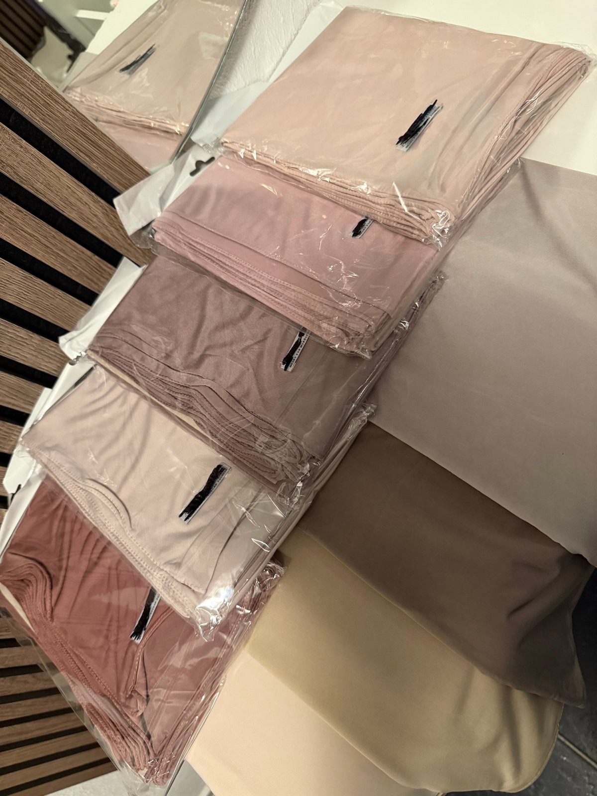 Nieuwe effen hoofddoeken in diverse kleuren, Kleding | Dames, Ophalen of Verzenden, Nieuw