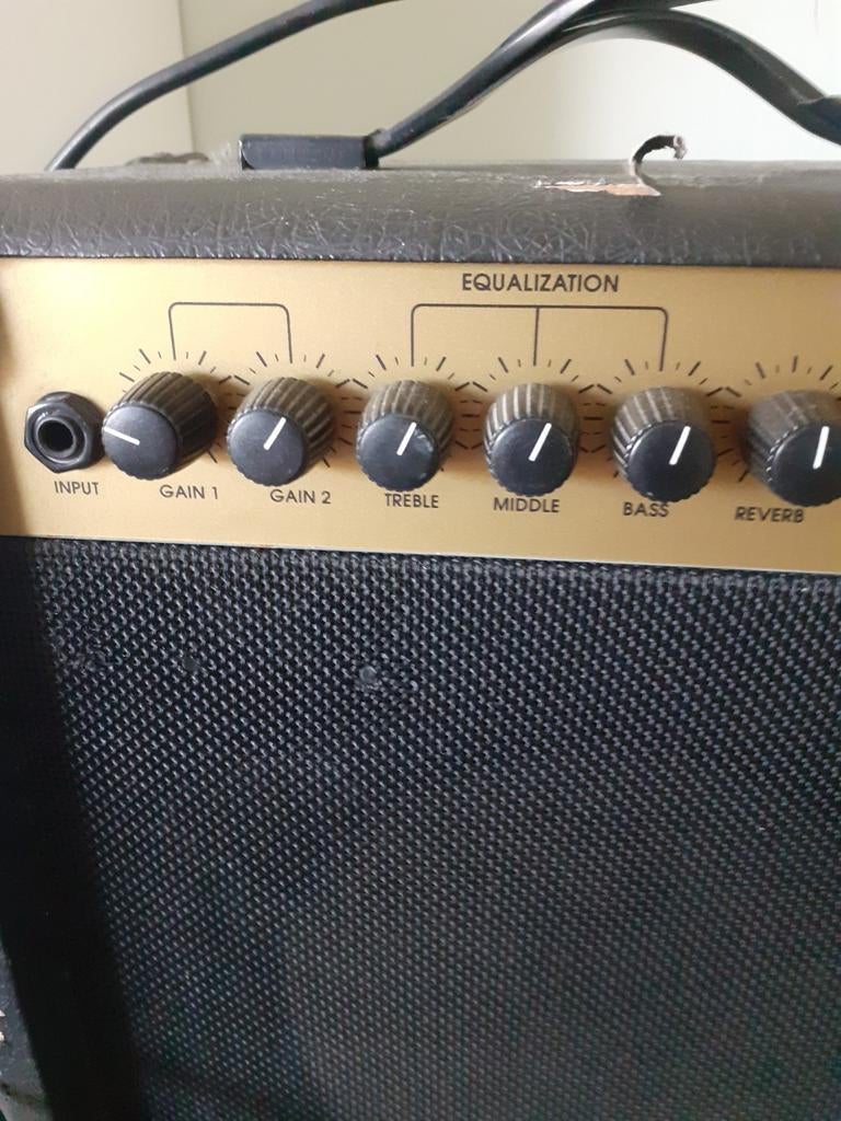 3 string gitaar, Ophalen, Minder dan 50 watt