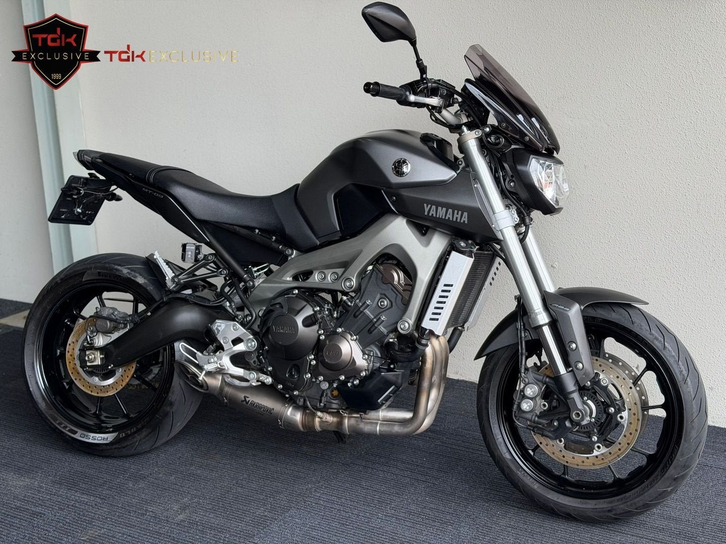 YAMAHA MT-09 ABS AKRAPOVIC MT09 MT 09 07 10, Motorrijbewijs A, Bedrijf, 3 cilinders, Meer dan 35 kW