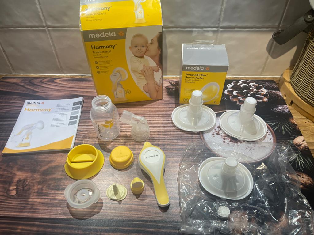 Medela handkolf Harmony + extra set maat 30, Ophalen, Zo goed als nieuw, Borstkolf