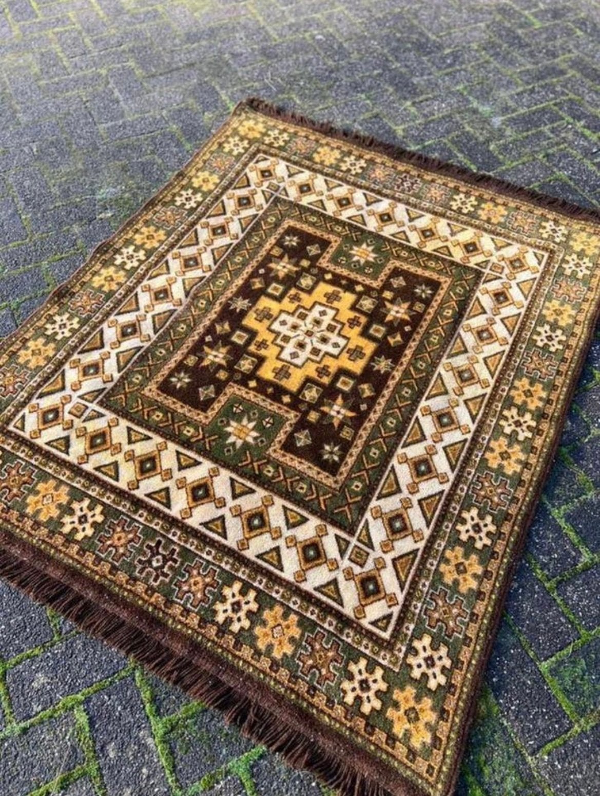 Vintage oosters kleed 149 x 123,5, Ophalen of Verzenden, Zo goed als nieuw, Rechthoekig, 100 tot 150 cm