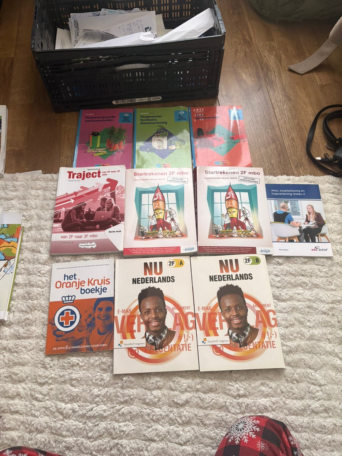 Complete boekenpakket MBO Dienstverlening niveau 2!, Ophalen of Verzenden, Beta, Zo goed als nieuw, MBO