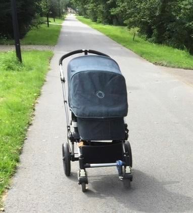 Bugaboo denim kinderwagen met wieg, zitgedeelte en voetenzak, Kinderen en Baby's, Kinderwagens en Combinaties, Ophalen, Gebruikt