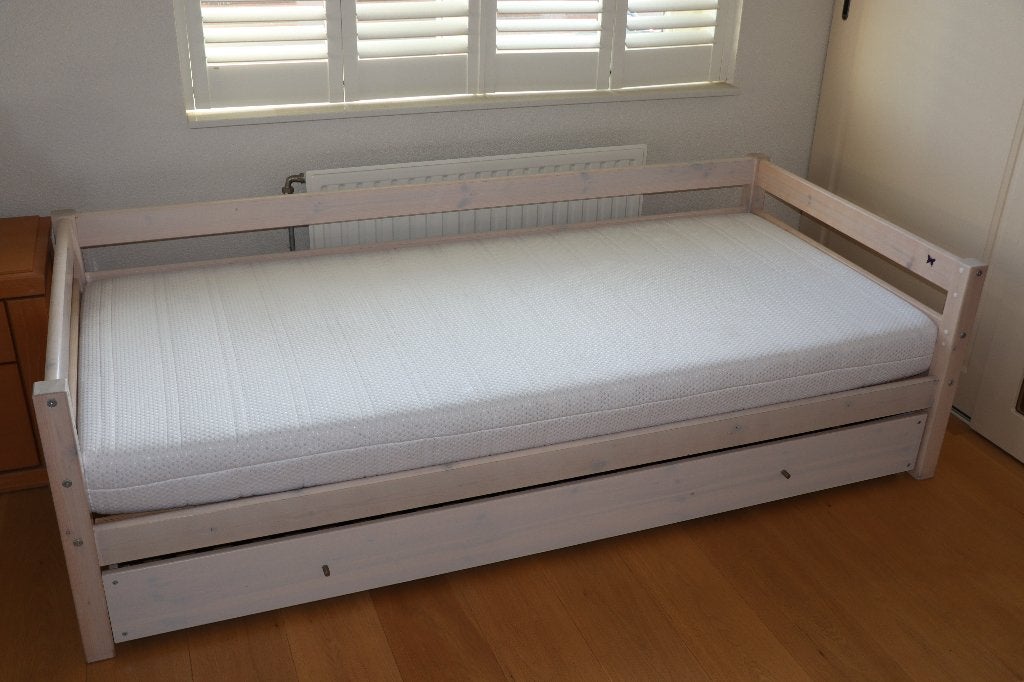 Lifetime 90x200 whitewash kinderbed met slaaplade HIT ZGAN, 85 tot 100 cm, Zo goed als nieuw, 180 cm of meer, Ophalen