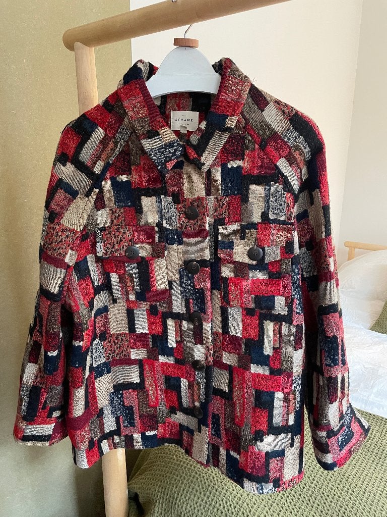 Sezane Jas 'Tom' 44, gebruikt, kleurrijk, rood, blauw, Ophalen, Maat 42/44 (L), Zo goed als nieuw, Sezane