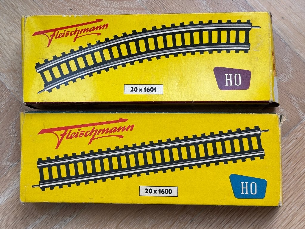 Fleischmann rails 1600 en 1601 jaren 50, Gelijkstroom, Fleischmann, Rails, Ophalen of Verzenden