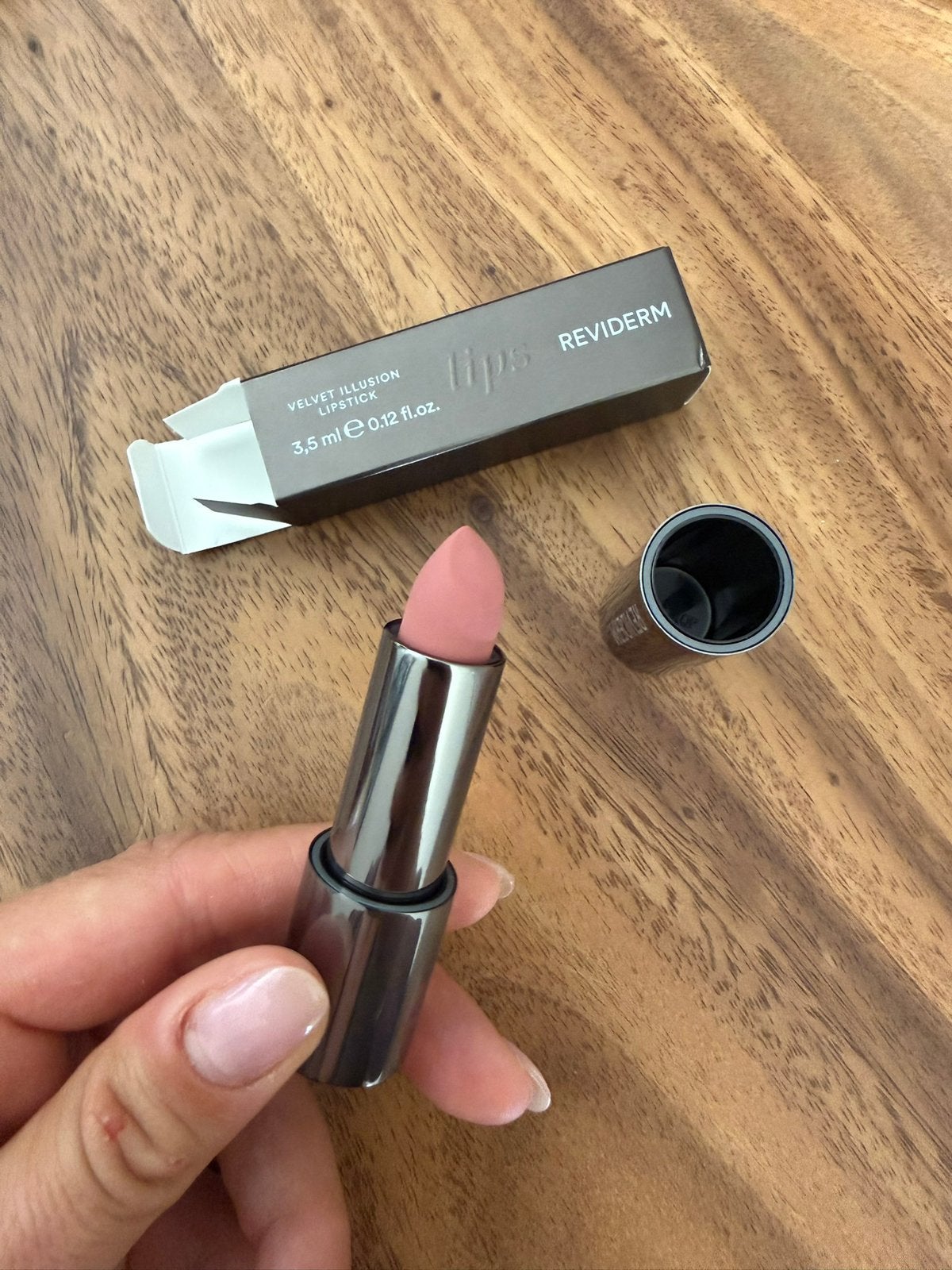 Reviderm Velvet Illusion Lipstick: Nude Kiss, Lippen, Nieuw, Ophalen of Verzenden, Make-up