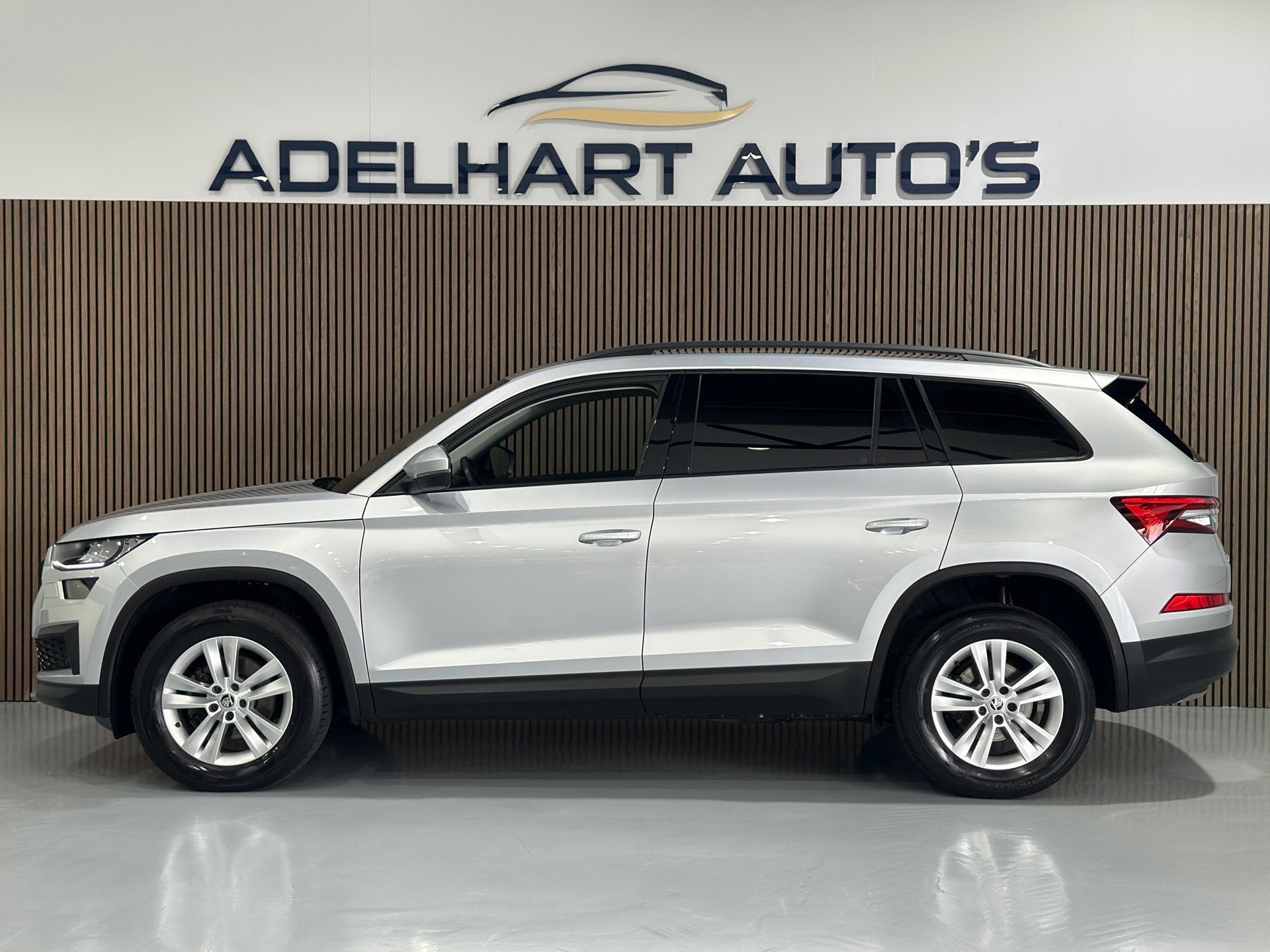 Skoda Kodiaq 1.5 TSI 150 PK Automaat DSG / Apple CarPlay Nav, Auto's, Dealer onderhouden, 4 cilinders, 150 pk, Kodiaq