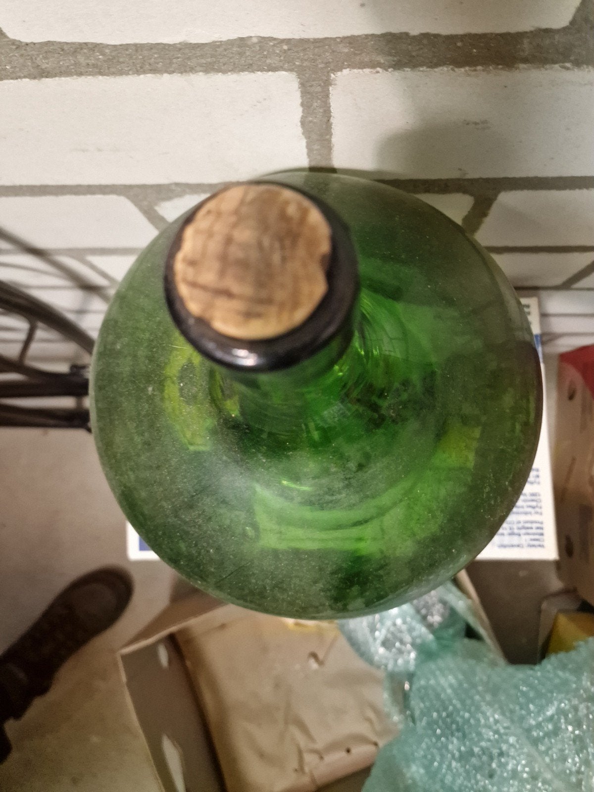 Grote groene glazen fles met kurk, Ophalen of Verzenden