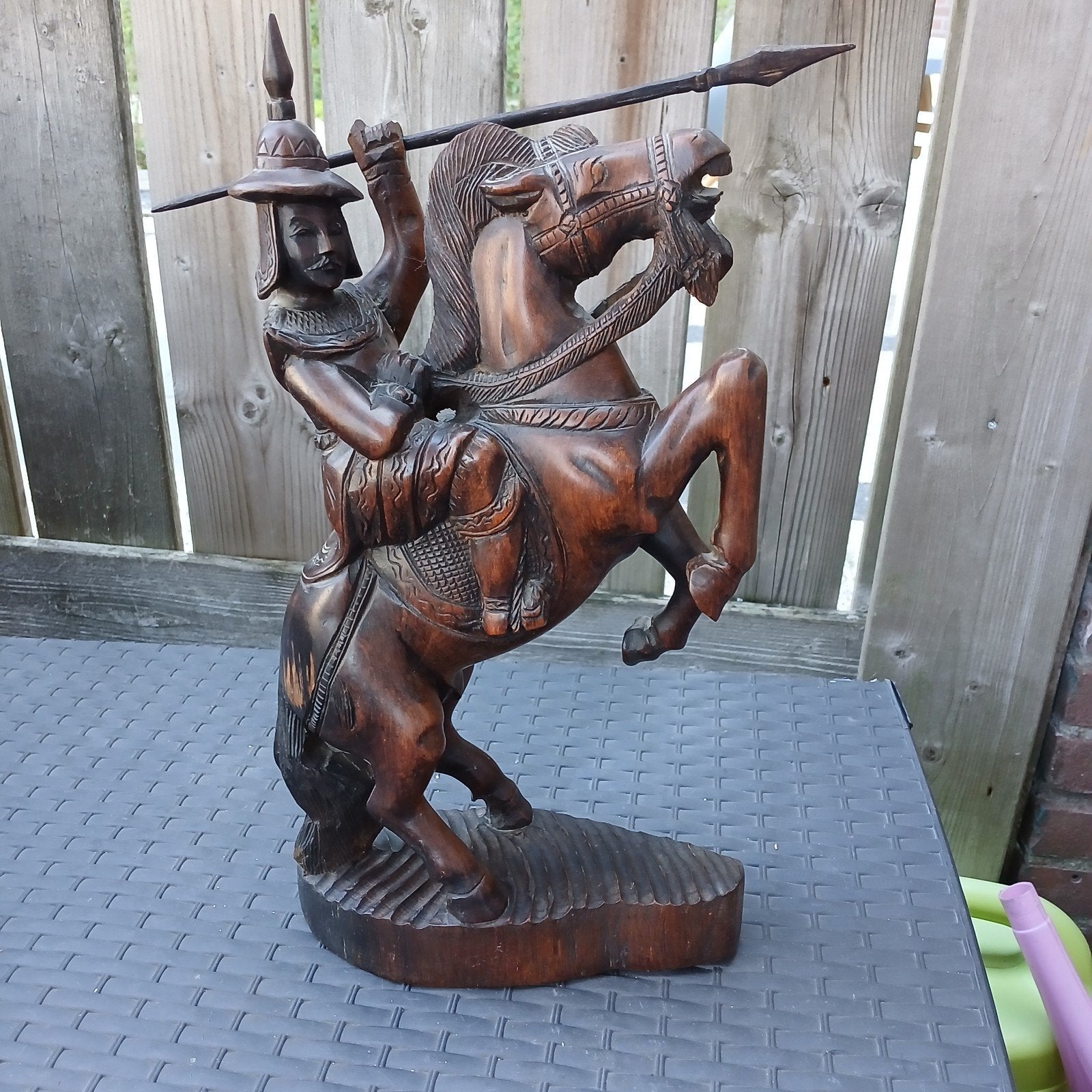Houten beeld van krijger te paard met speer, Ophalen of Verzenden