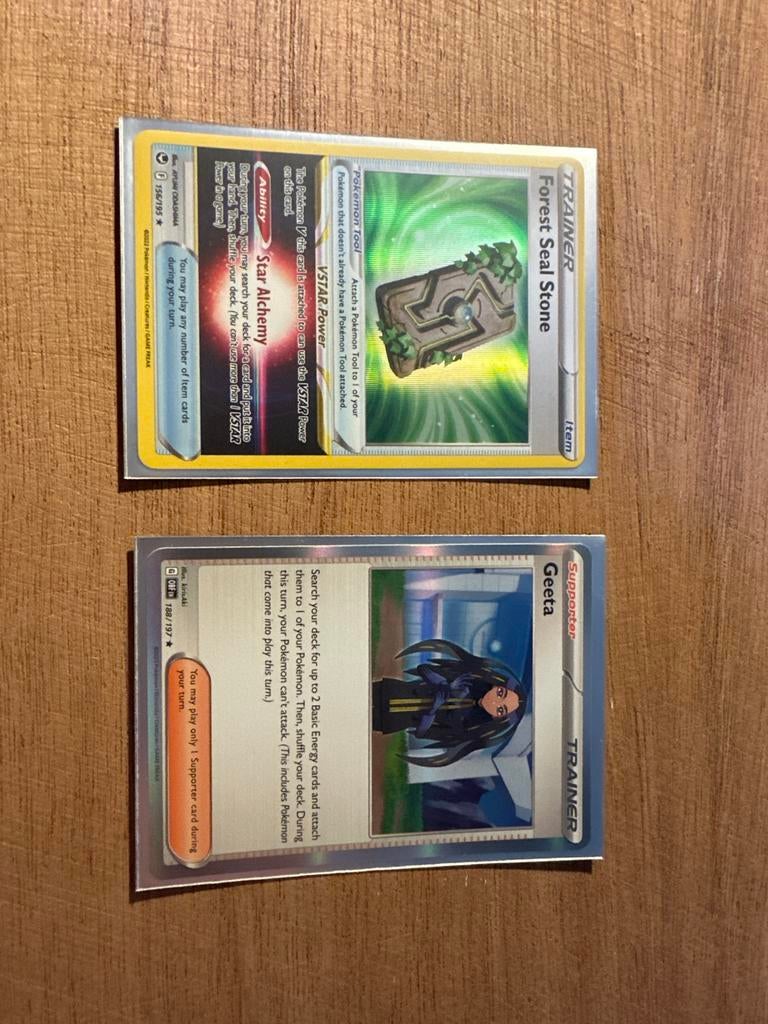Pokémon kaarten: Holo en Reverse Holo (Forest Seal Stone, Ge, Ophalen, Zo goed als nieuw, Meerdere kaarten, Foil