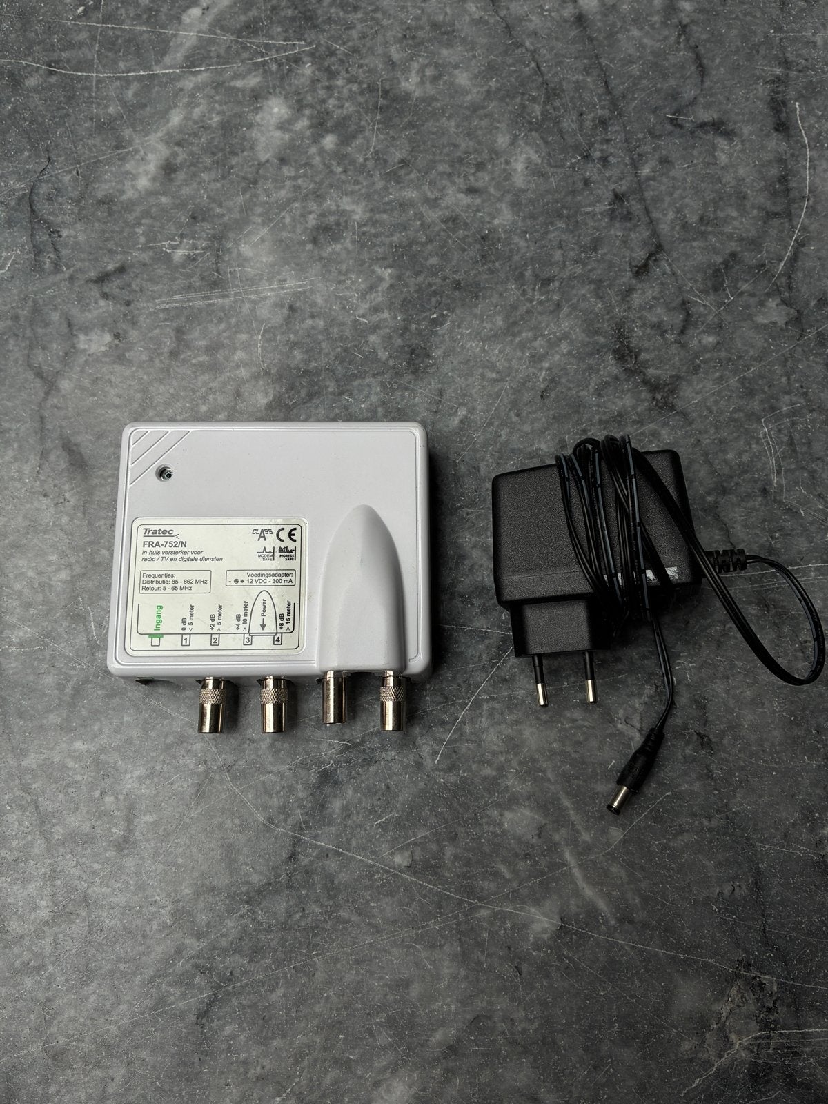 Tratec FRA-752/N In-huis Versterker voor Radio/TV, Ophalen of Verzenden, Gebruikt, Minder dan 2 meter, Overige kabels