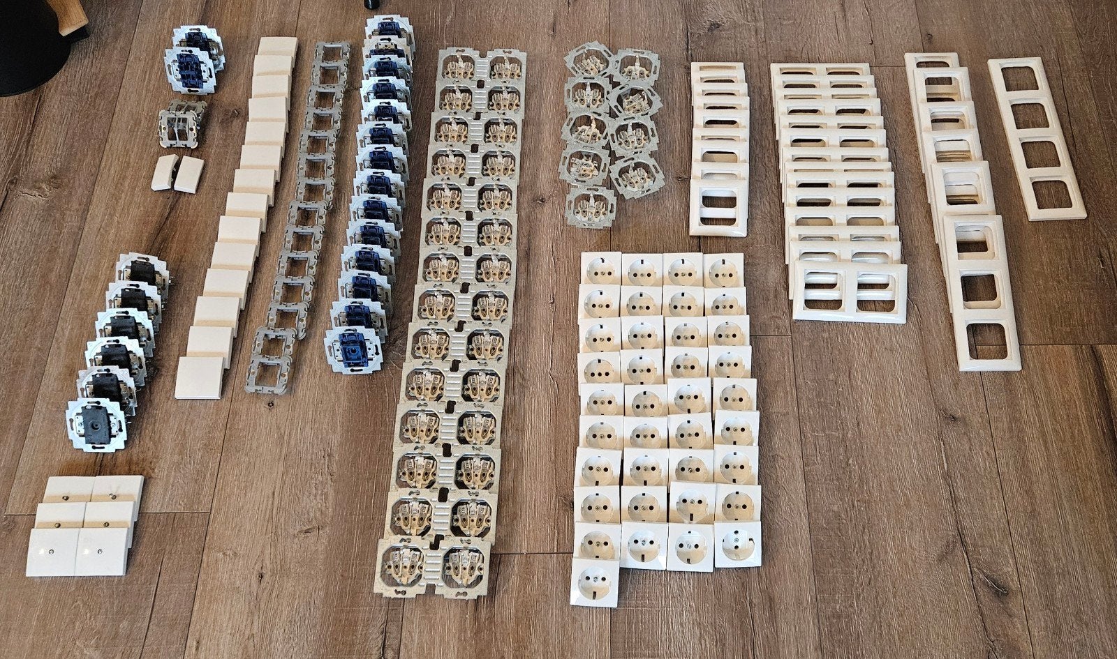 Busch-Jaeger, Busch-balance SI zuiver wit schakelmateriaal, Doe-het-zelf en Verbouw, Elektra en Kabels, Ophalen of Verzenden, Zo goed als nieuw