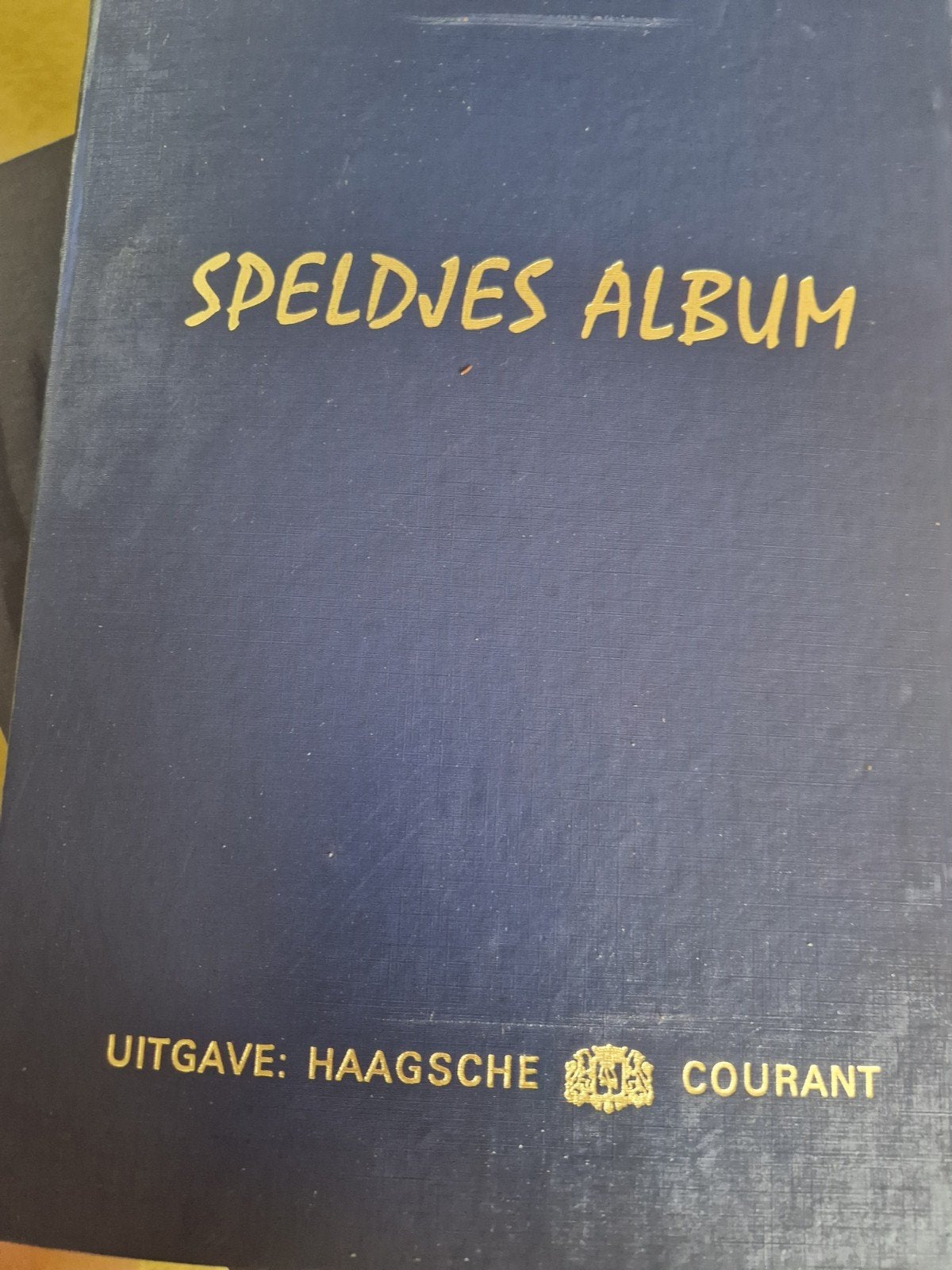 Groot Speldjes Album met diverse speldjes, Verzamelen, Verzenden