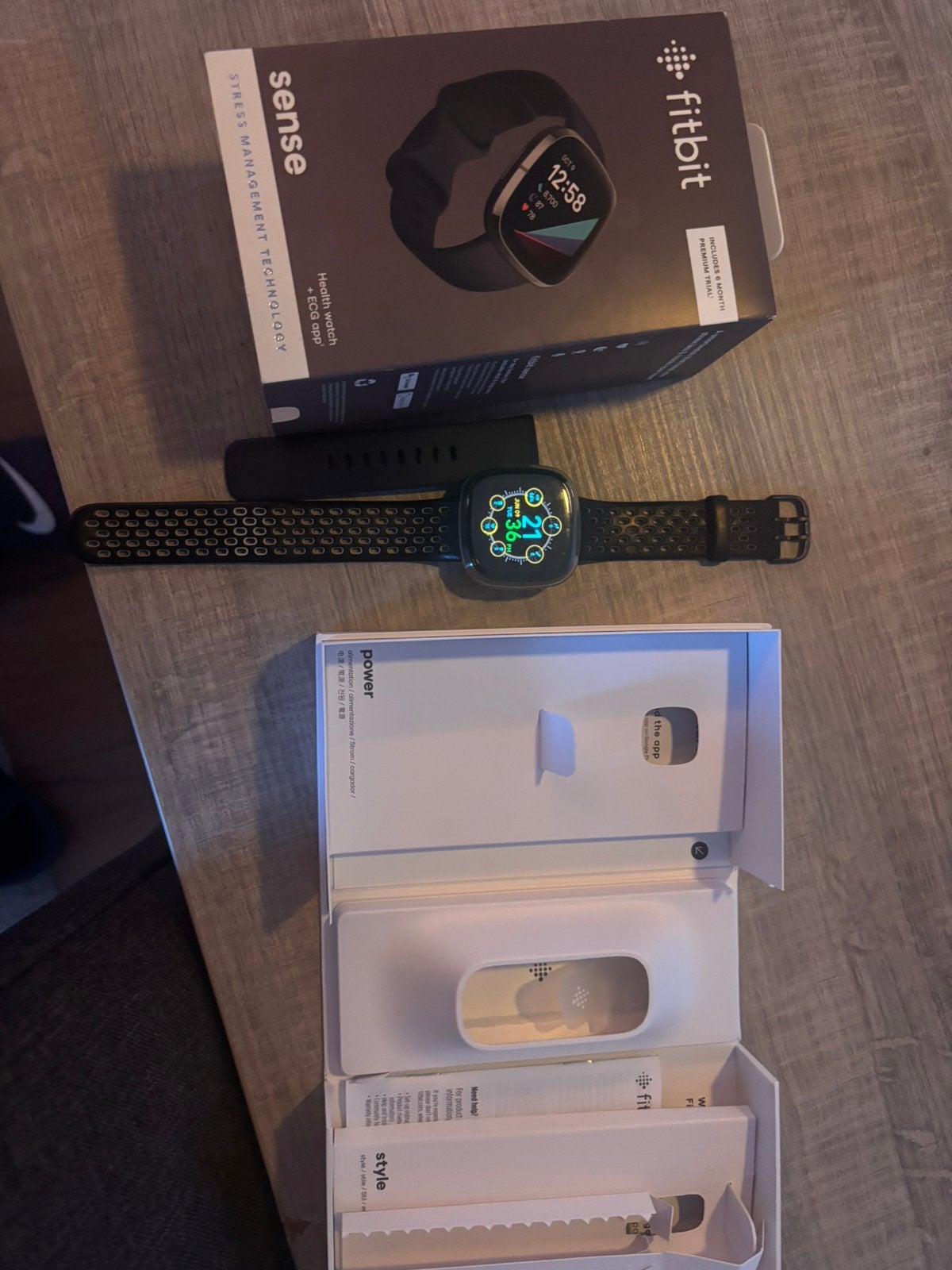 Fitbit sense zwart, Ophalen, Zo goed als nieuw