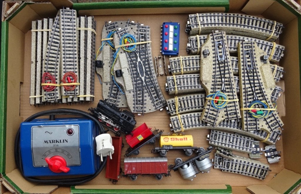 Marklin treinbaan met 3 railovalen en 4 elektrische wissels, Wisselstroom, Ophalen of Verzenden, Analoog, Märklin