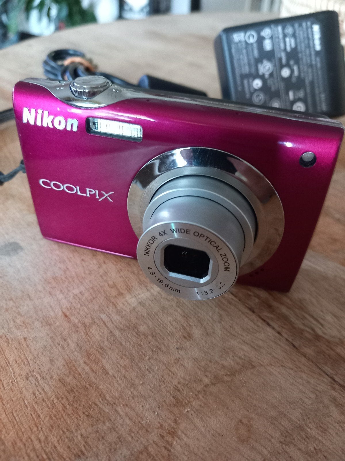 Nikon Coolpix s-4000, Ingebouwde flitser, Gebruikt, Oplader, Ophalen of Verzenden