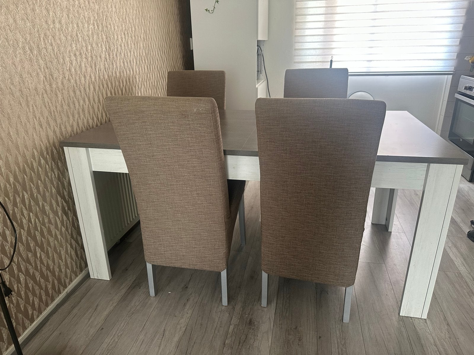 Moderne eettafel met 4 stoelen, Huis en Inrichting, Ophalen, Gebruikt, 100 tot 150 cm, 50 tot 100 cm