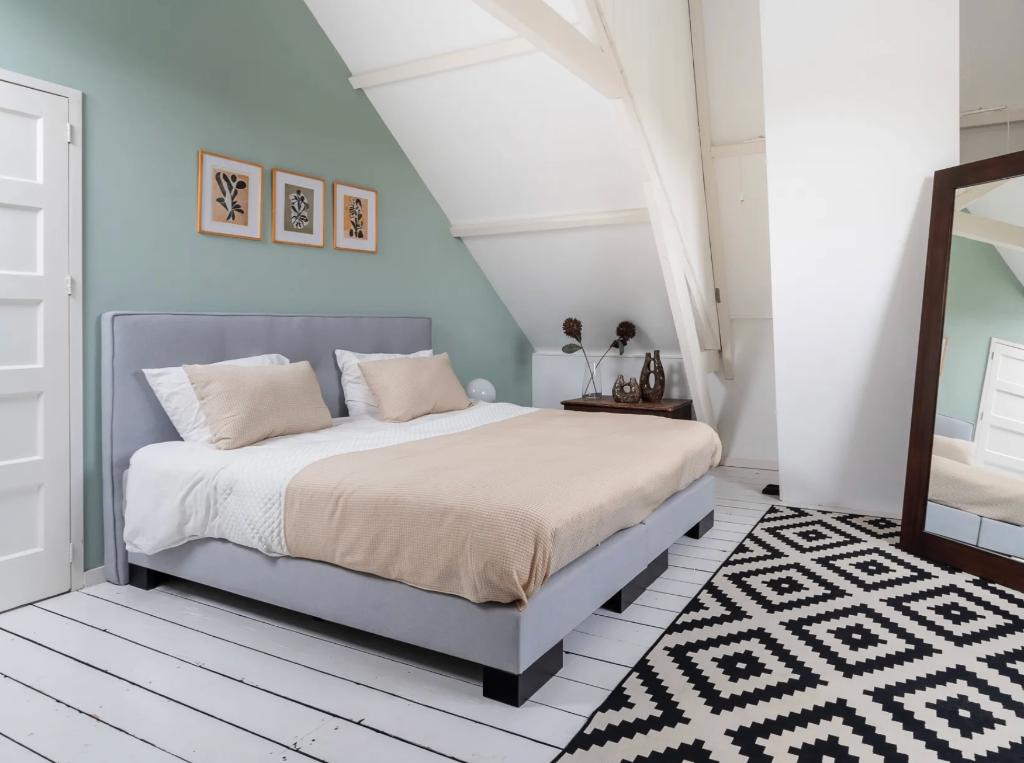 Comfortabel Twee persoons Swiss sense bed in goede staat, Huis en Inrichting, Slaapkamer | Boxsprings, Ophalen, Gebruikt, Tweepersoons