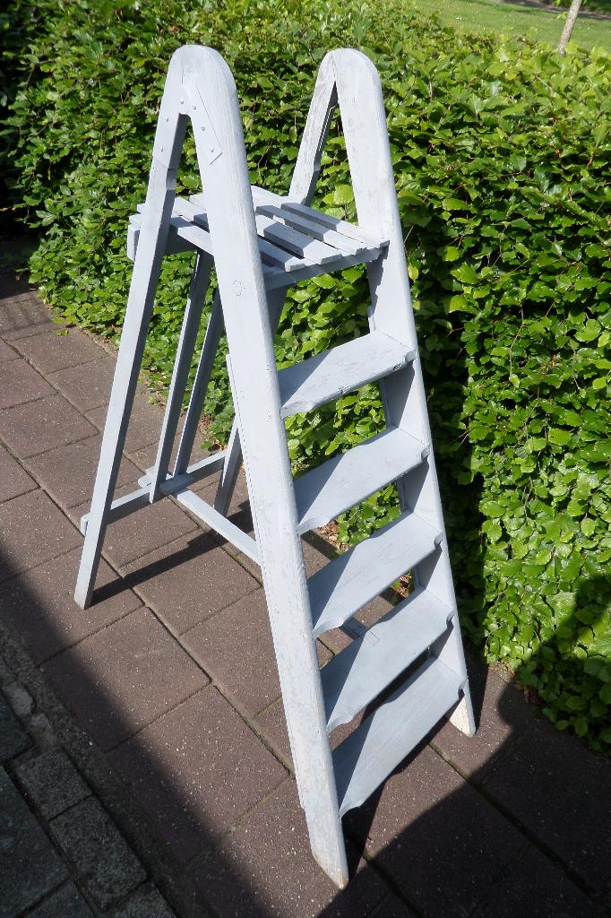 Antieke houten trap - Inklapbaar - €50,=, Ophalen