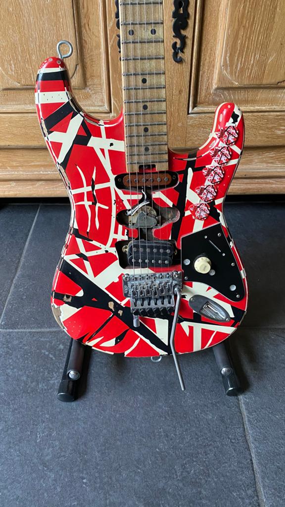 EVH Frankie – dé ultieme Eddie Van Halen tribute gitaar, Ophalen, Zo goed als nieuw, Solid body, Overige merken