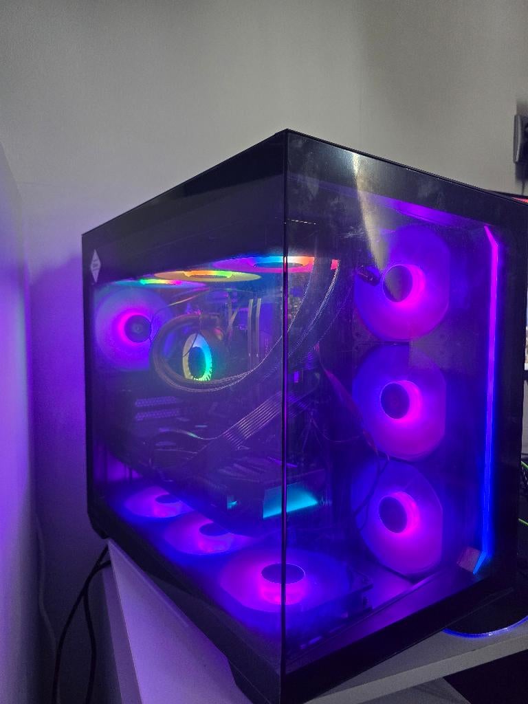 Brand New Gaming PC 7800x3d,9070xt,32 GB RAM,Water Cooling,, Computers en Software, Desktop Pc's, Nieuw, 4 Ghz of meer, SSD, Met videokaart