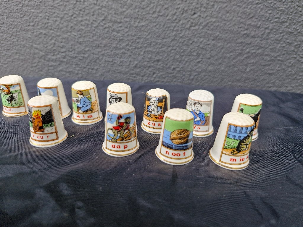 vingerhoedjes aap noot mies etc, Verzenden, Zo goed als nieuw, Porselein, Nederland