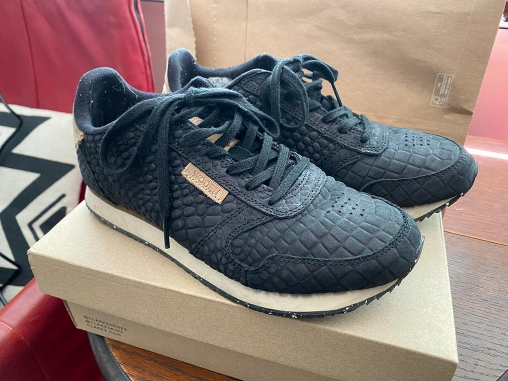 WODEN Dames sneakers Zwart - Scandinavisch Design - Maat 38, Ophalen of Verzenden, Zo goed als nieuw, Zwart, Sneakers of Gympen