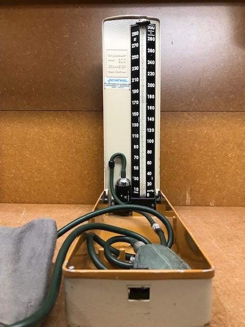 Schinkel Sphygmomanometer of Erkameter Kwik bloeddrukmeter., Ophalen