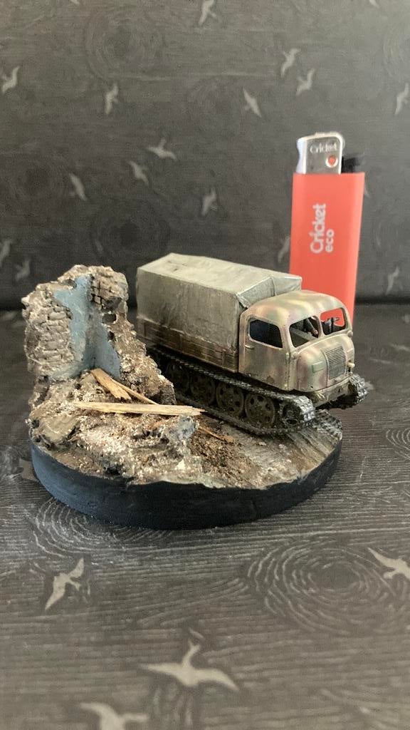 Diorama 1/72 RSO trekker met ruïne, Overige merken, Gebruikt, 1:50 of kleiner, Ophalen of Verzenden
